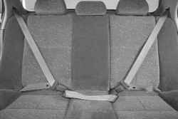 Ремни безопасности на задних сиденьях